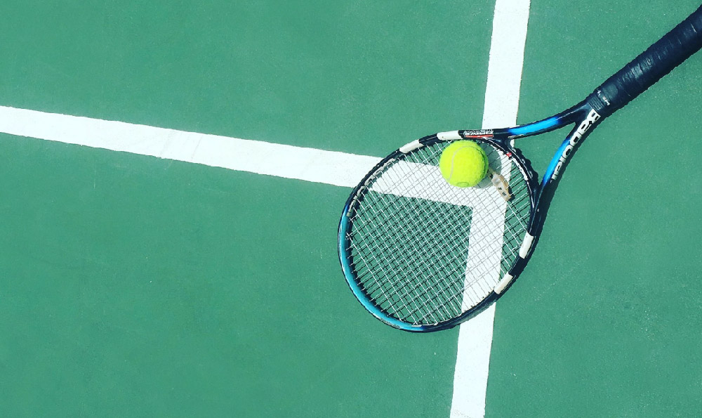 网球击球点的投影点